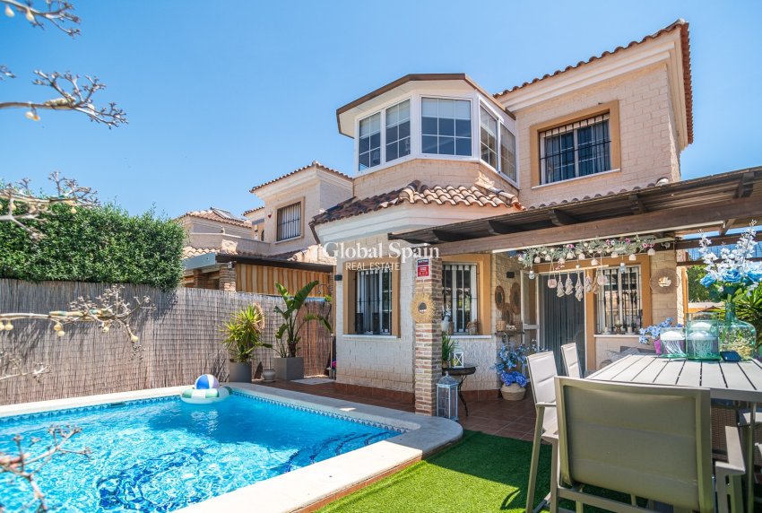 Wederverkoop - HUIS -
GUARDAMAR DEL SEGURA - El Raso