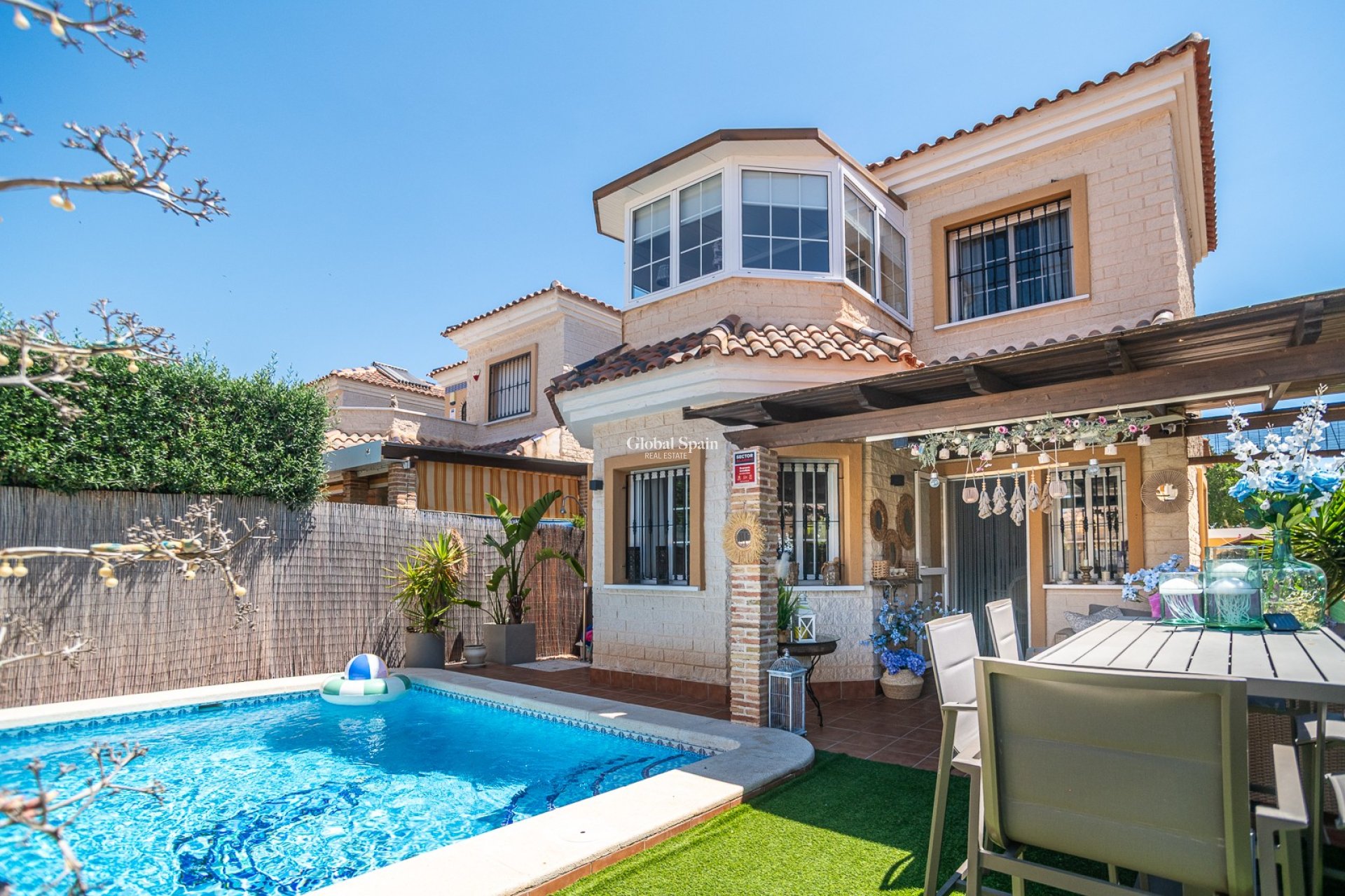 Wederverkoop - HUIS -
GUARDAMAR DEL SEGURA - El Raso