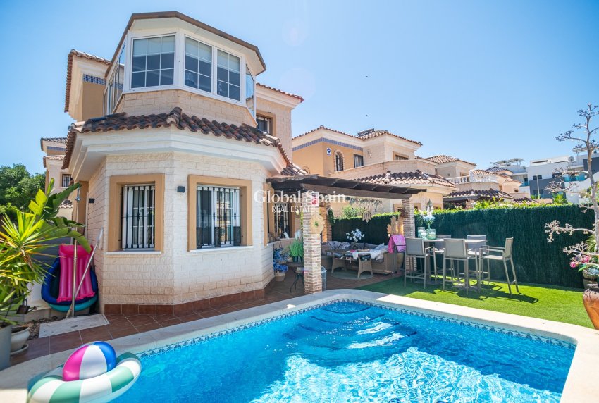 Wederverkoop - HUIS -
GUARDAMAR DEL SEGURA - El Raso