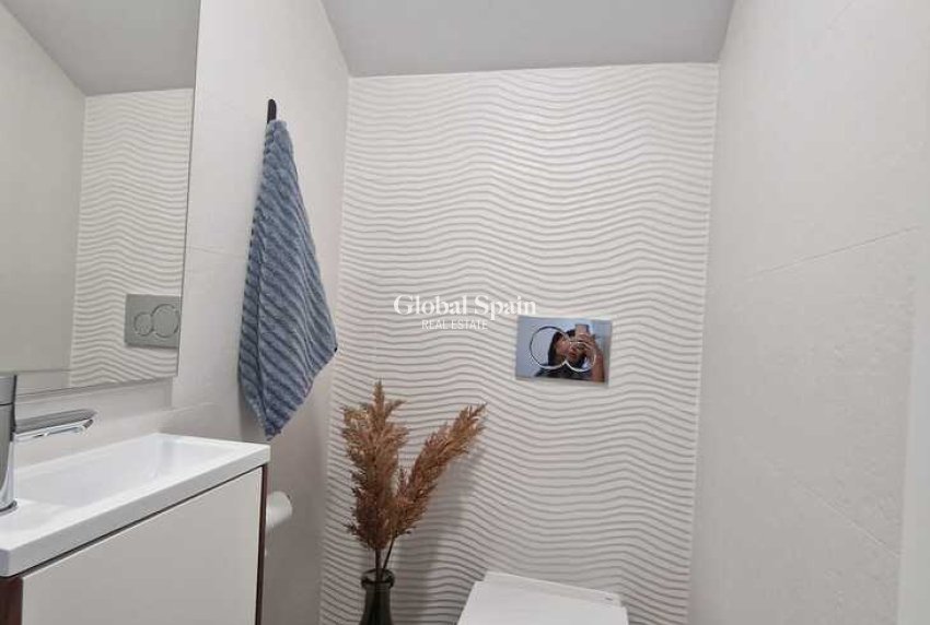 Wederverkoop - HUIS -
GUARDAMAR DEL SEGURA - ELS SECONS