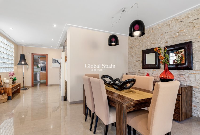 Wederverkoop - Huis -
GUARDAMAR DEL SEGURA