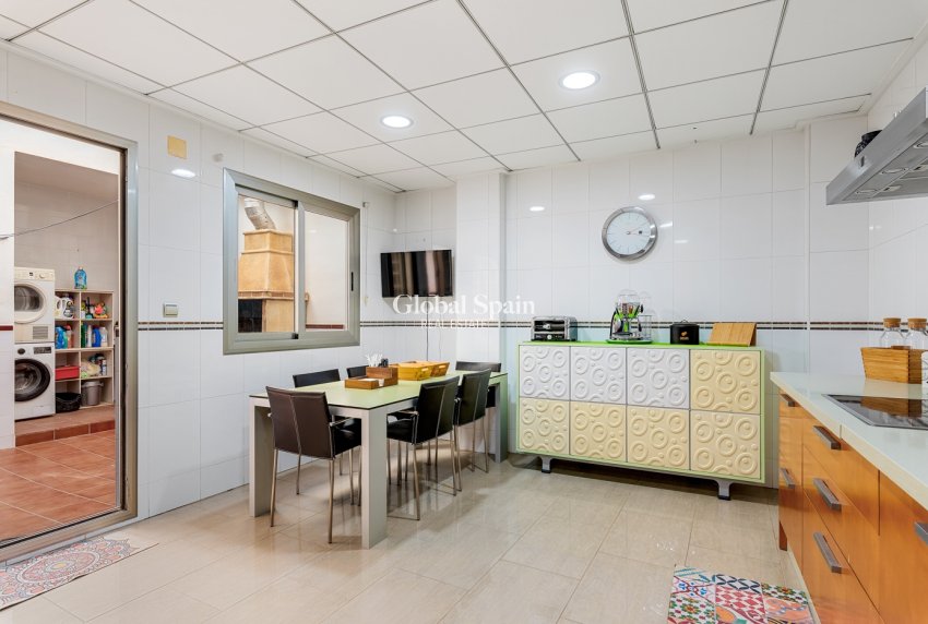 Wederverkoop - Huis -
GUARDAMAR DEL SEGURA