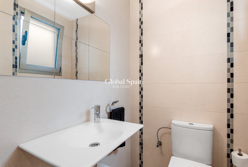 Wederverkoop - Huis -
GUARDAMAR DEL SEGURA