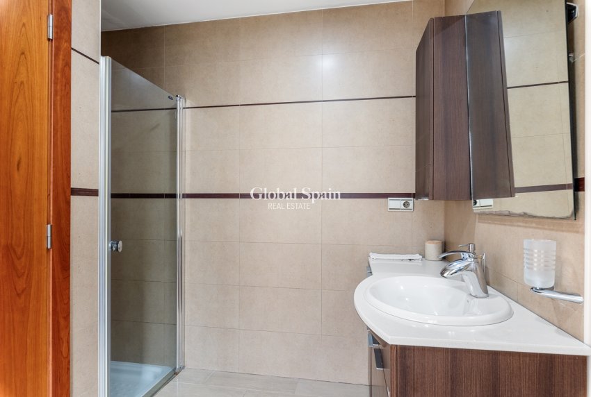 Wederverkoop - Huis -
GUARDAMAR DEL SEGURA