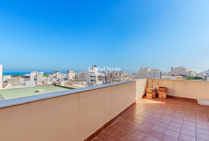 Wederverkoop - Huis -
GUARDAMAR DEL SEGURA