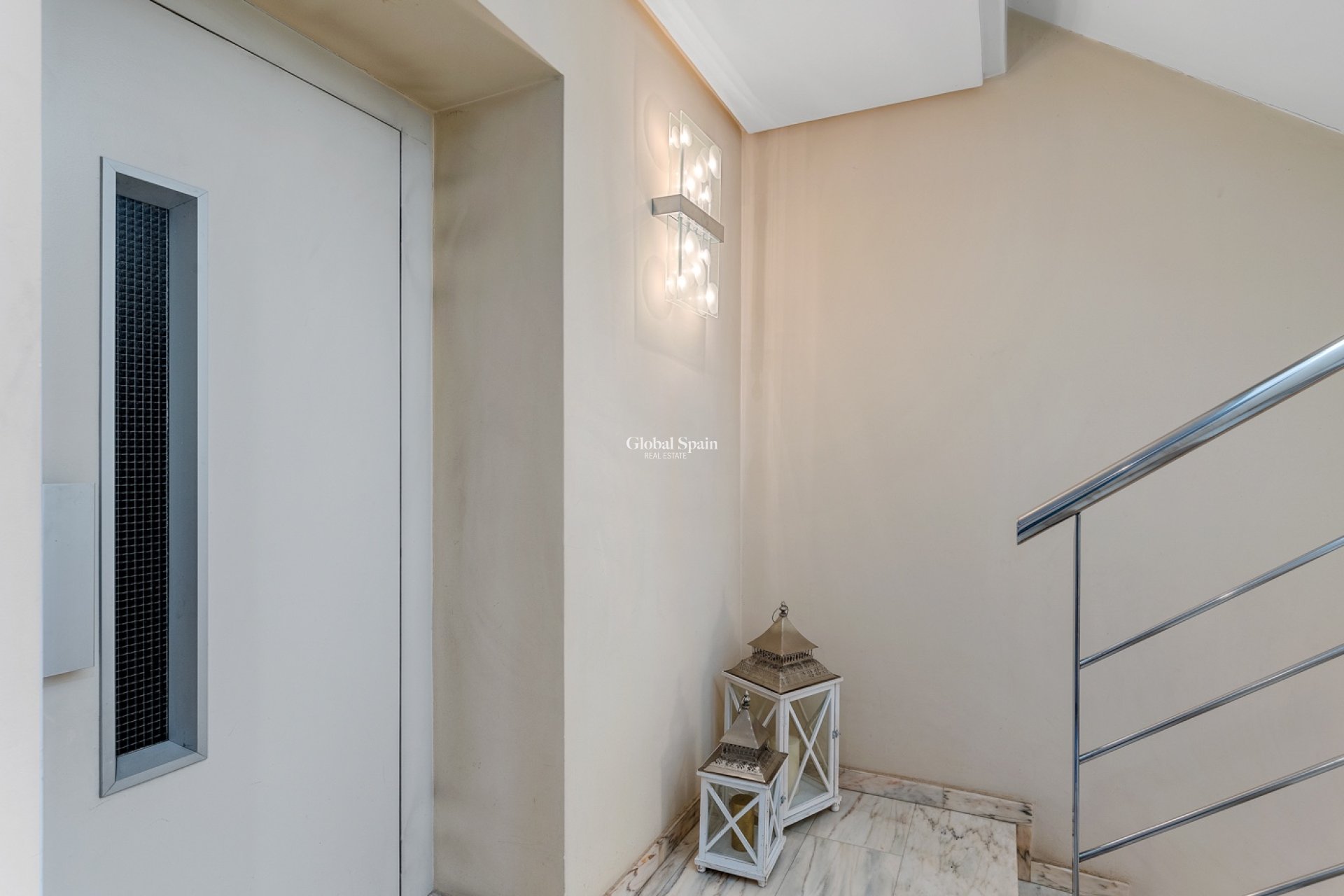 Wederverkoop - Huis -
GUARDAMAR DEL SEGURA