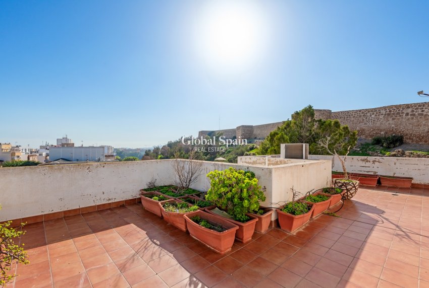 Wederverkoop - Huis -
GUARDAMAR DEL SEGURA