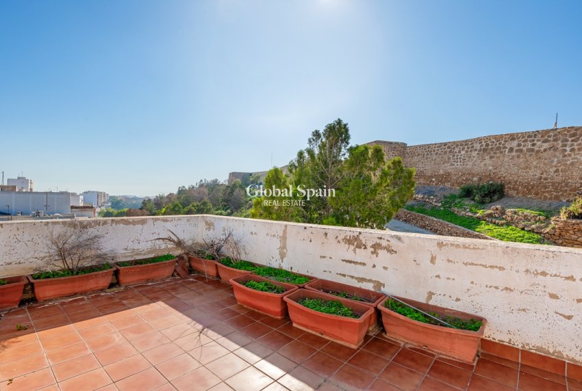 Wederverkoop - Huis -
GUARDAMAR DEL SEGURA