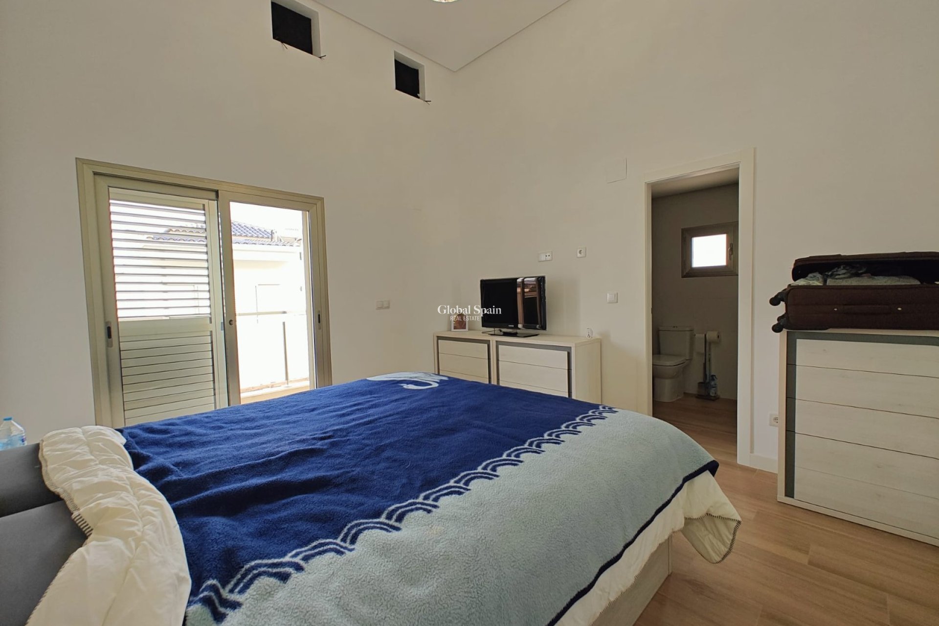 Wederverkoop - Huis - Halfvrijstaande woning -
COX - Cox