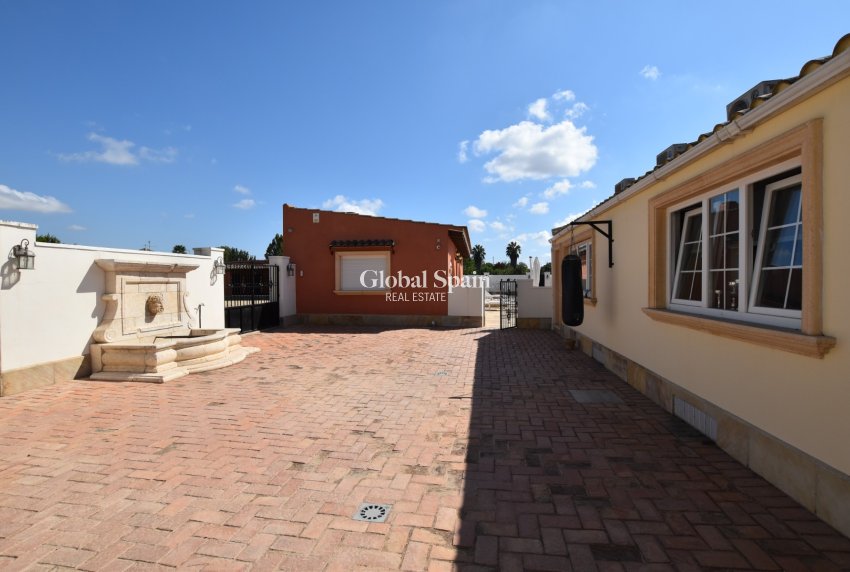 Wederverkoop - HUIS -
HEREDADES - Costa Blanca