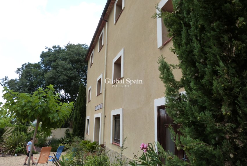 Wederverkoop - HUIS -
Ibi - Ibi - Country