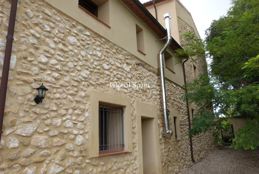 Wederverkoop - HUIS -
Ibi - Ibi - Country