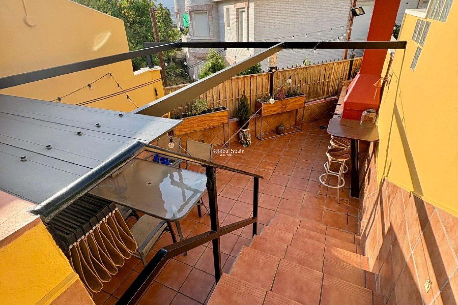 Wederverkoop - HUIS -
L'ALBIR - center
