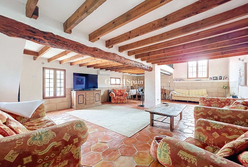 Wederverkoop - HUIS -
LA ALBERQUILLA - La Alberquilla