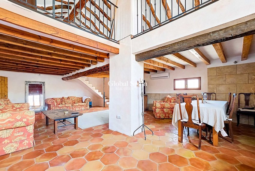 Wederverkoop - HUIS -
LA ALBERQUILLA - La Alberquilla