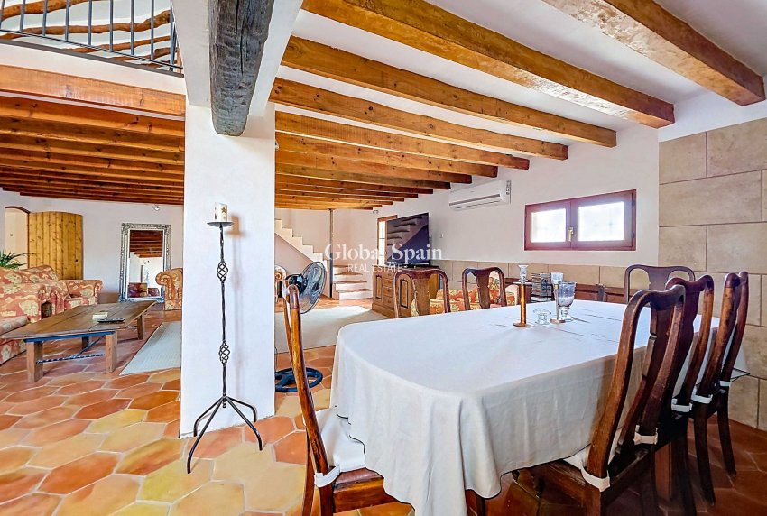 Wederverkoop - HUIS -
LA ALBERQUILLA - La Alberquilla