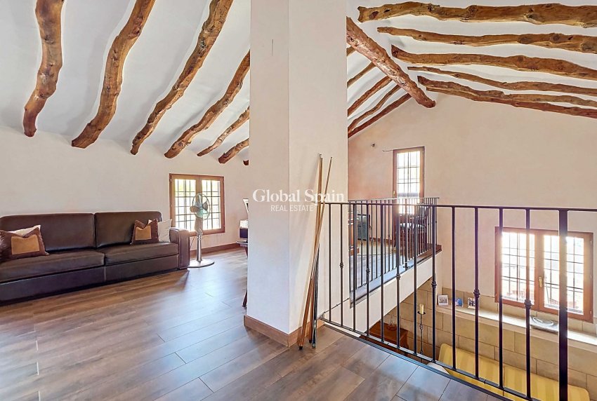 Wederverkoop - HUIS -
LA ALBERQUILLA - La Alberquilla