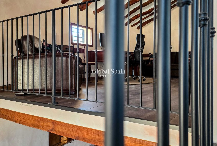 Wederverkoop - HUIS -
LA ALBERQUILLA - La Alberquilla