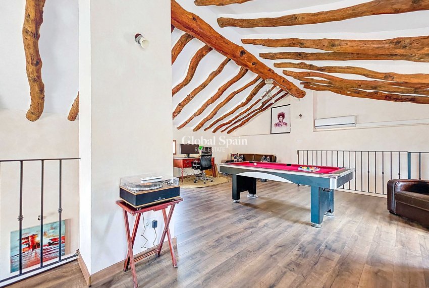 Wederverkoop - HUIS -
LA ALBERQUILLA - La Alberquilla