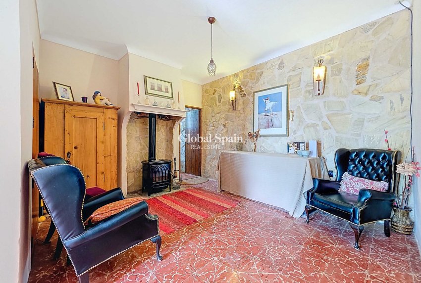 Wederverkoop - HUIS -
LA ALBERQUILLA - La Alberquilla