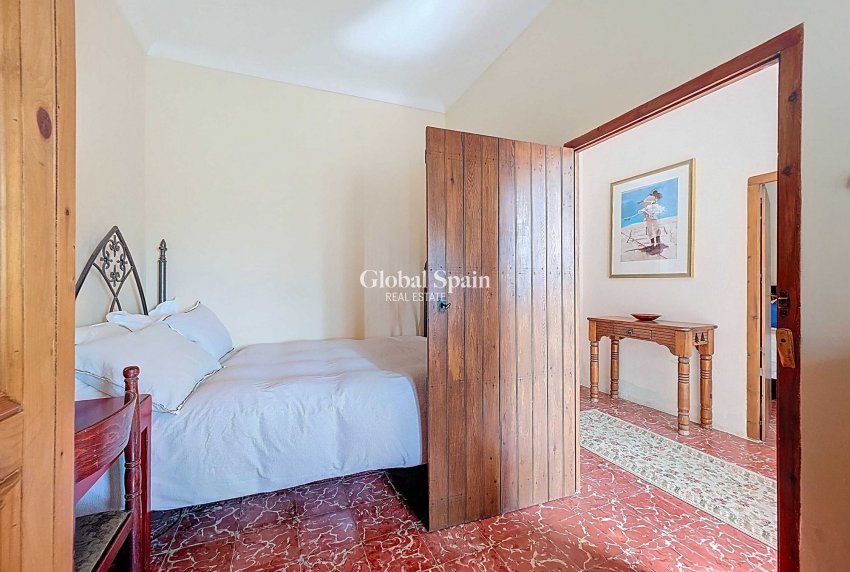 Wederverkoop - HUIS -
LA ALBERQUILLA - La Alberquilla