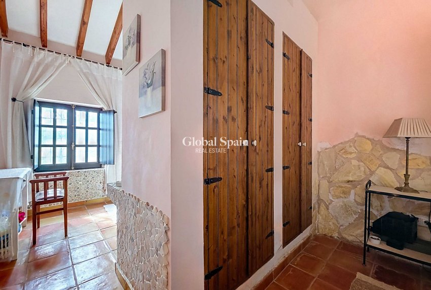 Wederverkoop - HUIS -
LA ALBERQUILLA - La Alberquilla