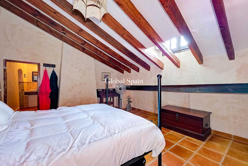 Wederverkoop - HUIS -
LA ALBERQUILLA - La Alberquilla