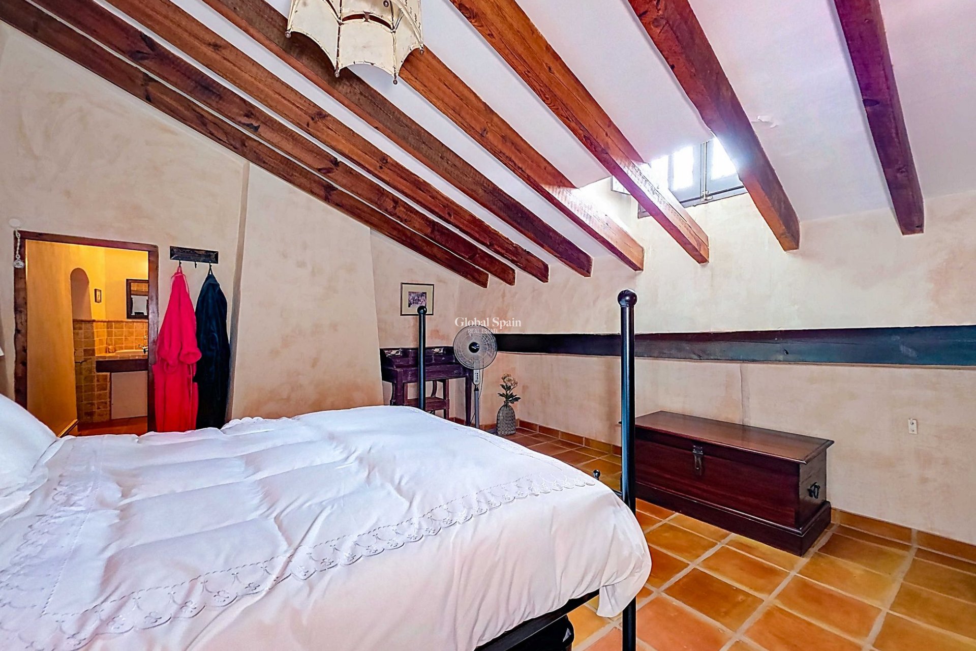 Wederverkoop - HUIS -
LA ALBERQUILLA - La Alberquilla