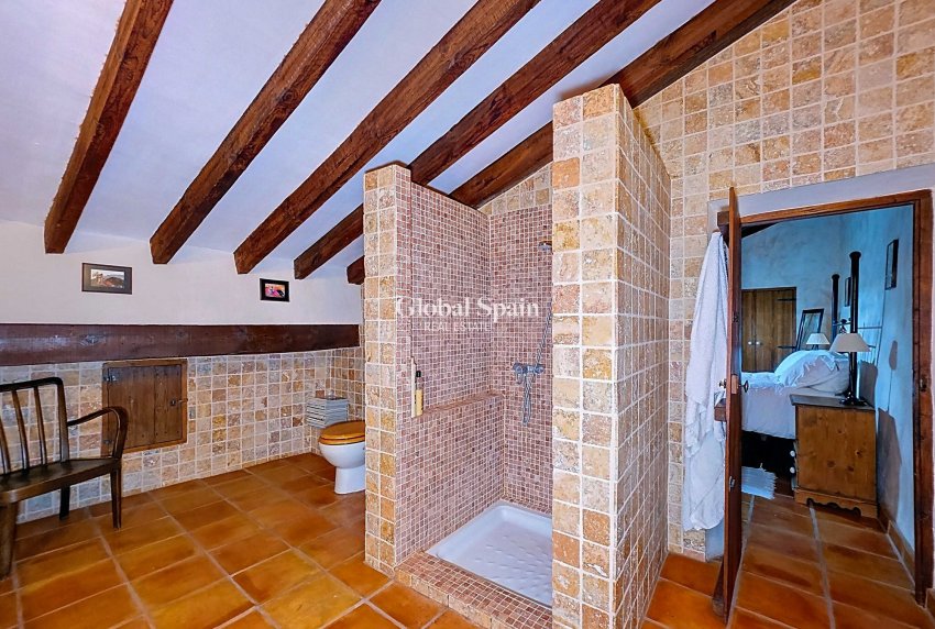 Wederverkoop - HUIS -
LA ALBERQUILLA - La Alberquilla