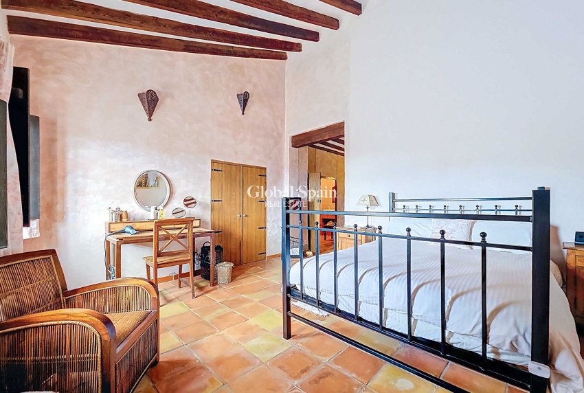 Wederverkoop - HUIS -
LA ALBERQUILLA - La Alberquilla