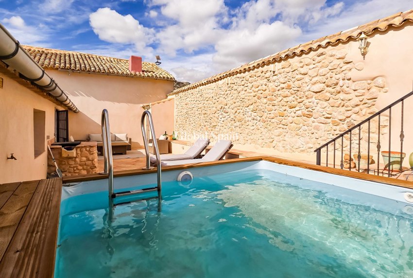 Wederverkoop - HUIS -
LA ALBERQUILLA - La Alberquilla