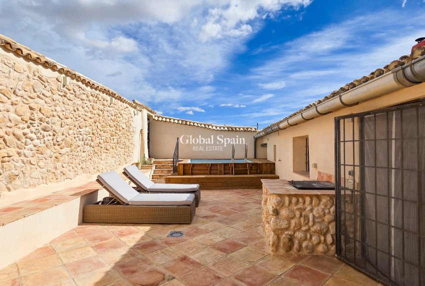 Wederverkoop - HUIS -
LA ALBERQUILLA - La Alberquilla