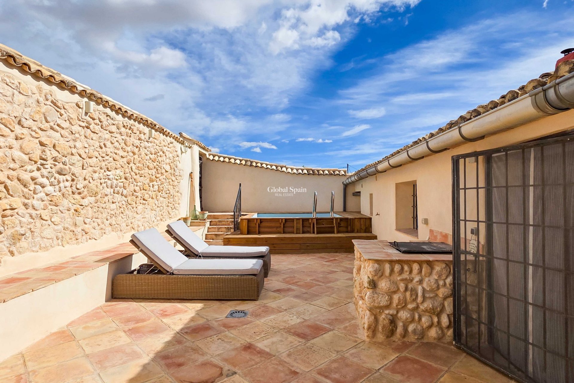 Wederverkoop - HUIS -
LA ALBERQUILLA - La Alberquilla