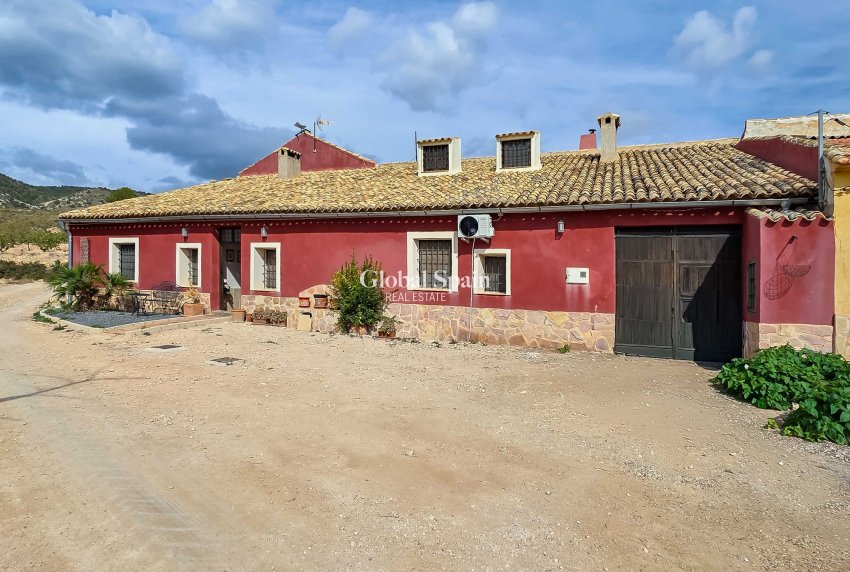 Wederverkoop - HUIS -
LA ALBERQUILLA - La Alberquilla