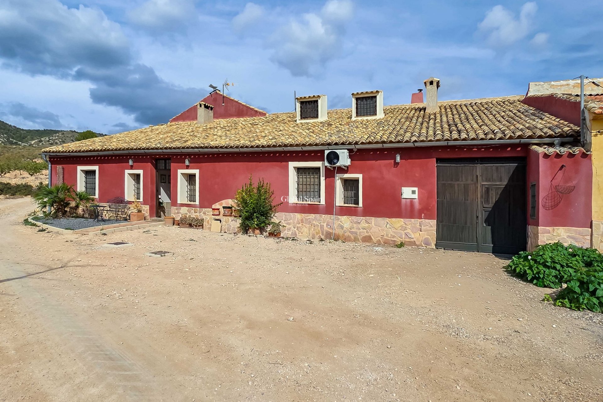 Wederverkoop - HUIS -
LA ALBERQUILLA - La Alberquilla