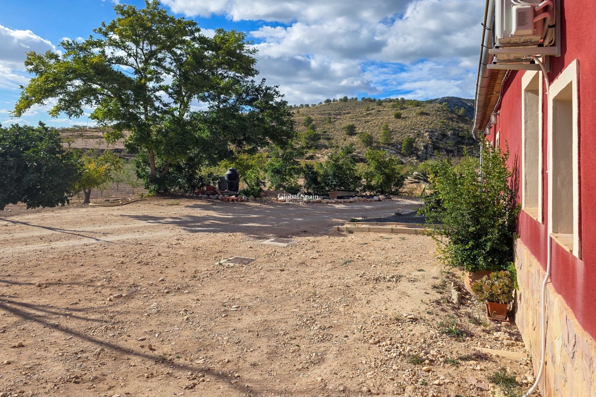 Wederverkoop - HUIS -
LA ALBERQUILLA - La Alberquilla