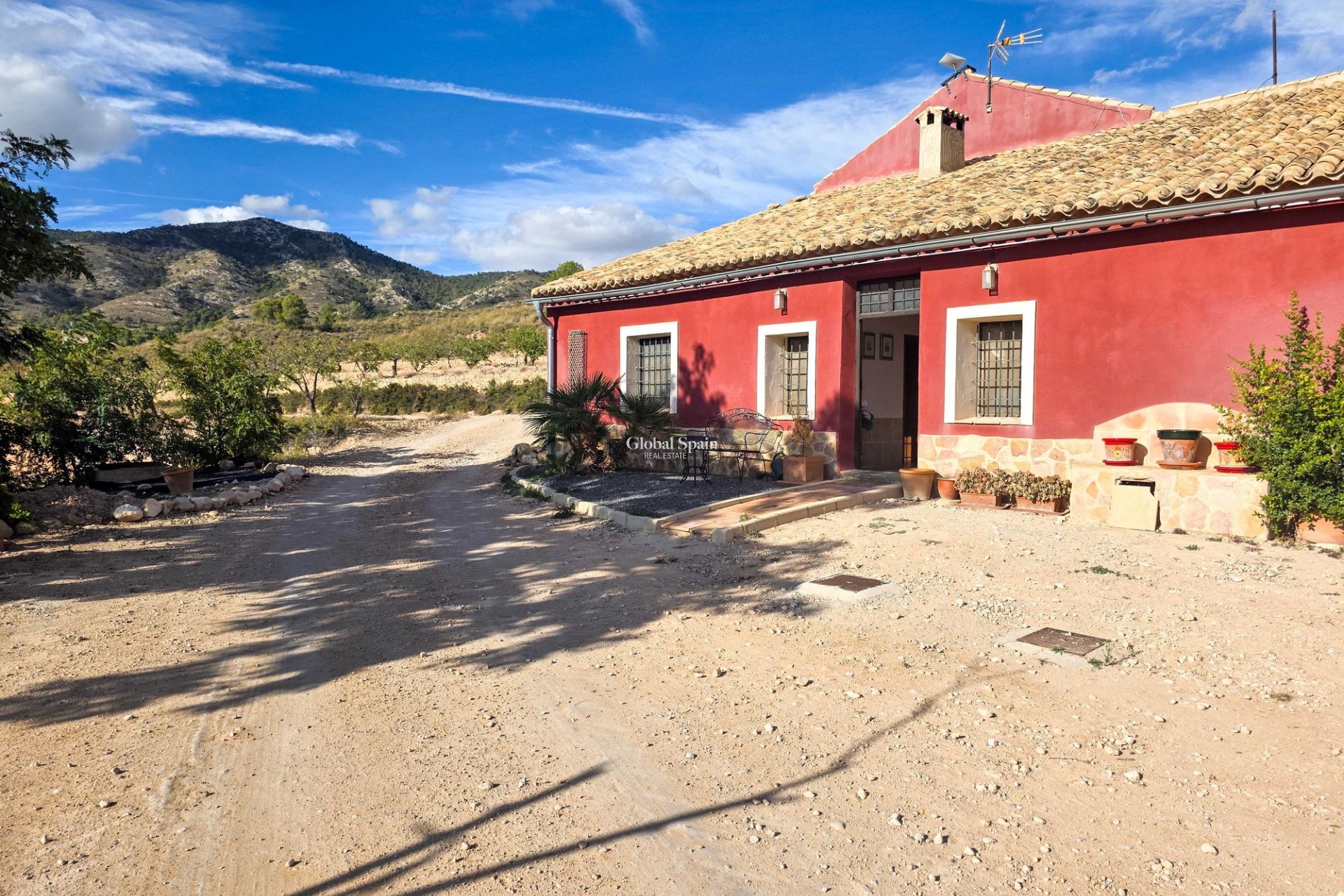 Wederverkoop - HUIS -
LA ALBERQUILLA - La Alberquilla