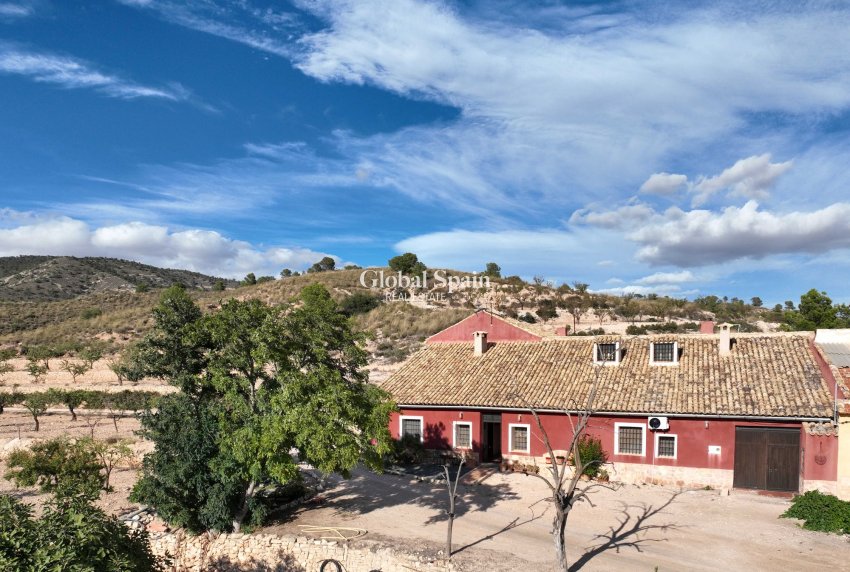 Wederverkoop - HUIS -
LA ALBERQUILLA - La Alberquilla