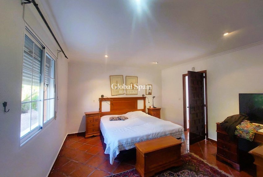 Wederverkoop - HUIS -
LA MARINA - Costa Blanca