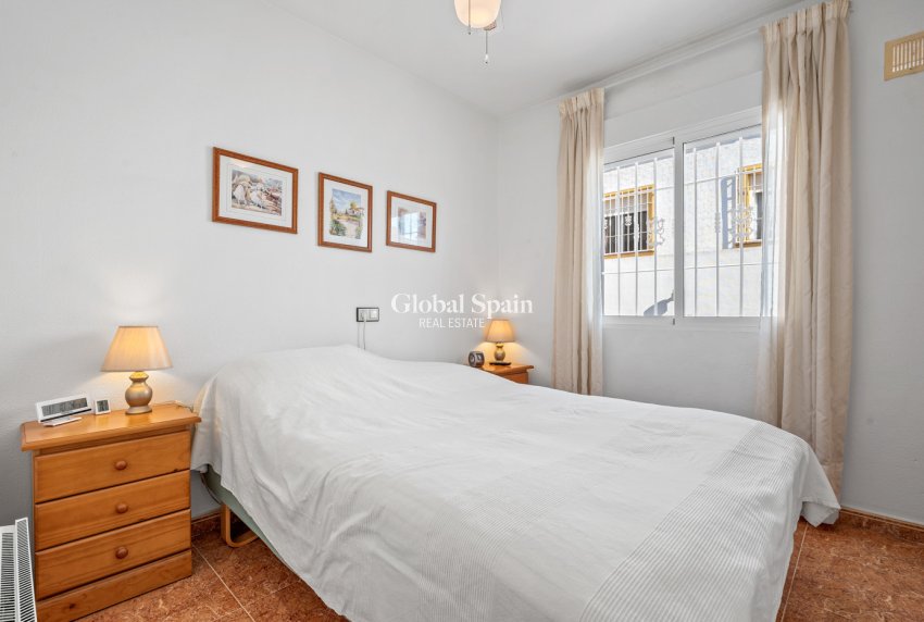 Wederverkoop - HUIS -
LA MARINA - Costa Blanca