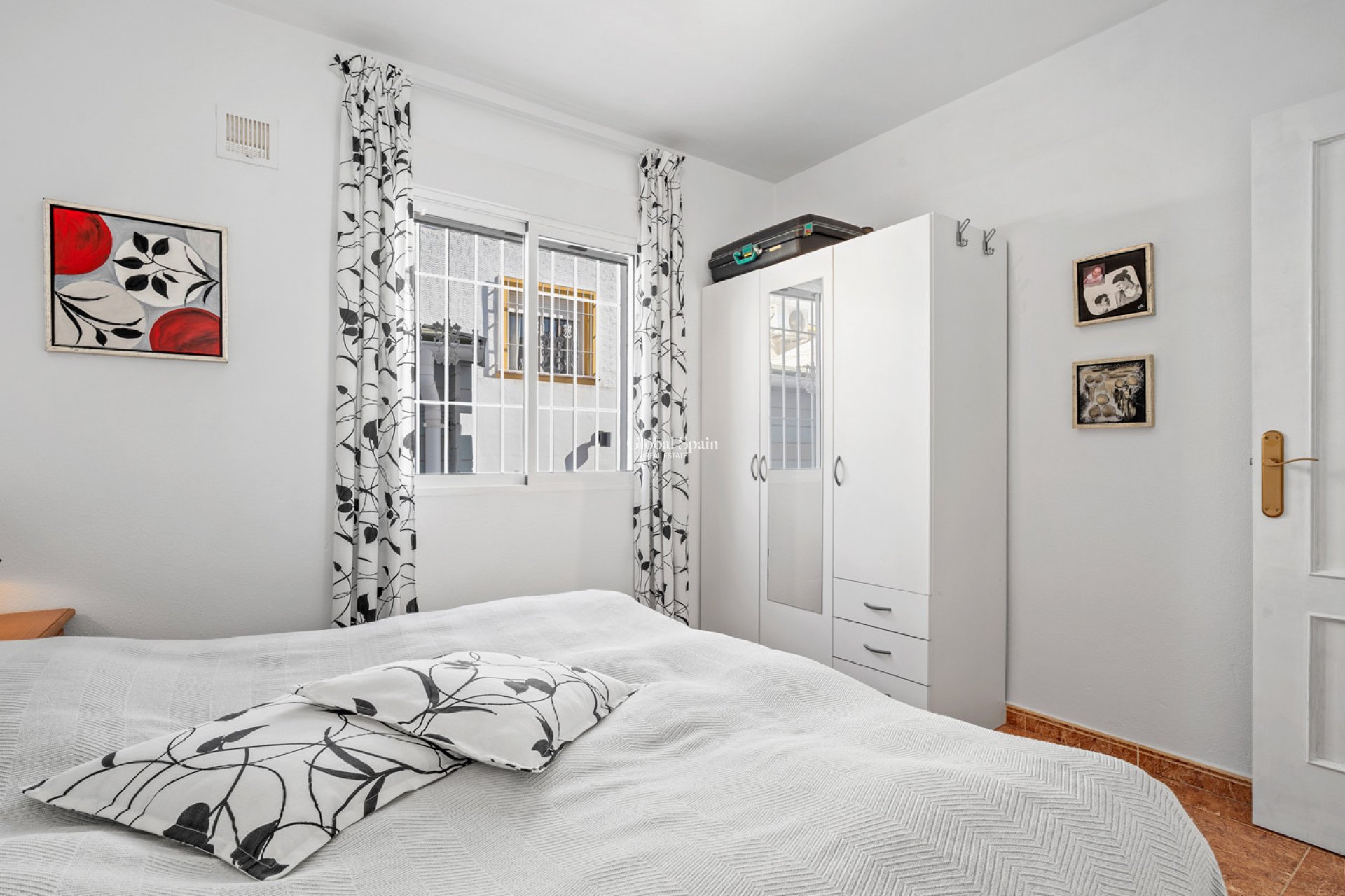 Wederverkoop - HUIS -
LA MARINA - Costa Blanca