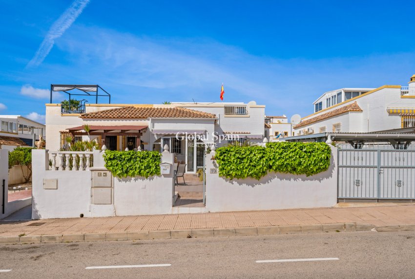 Wederverkoop - HUIS -
LA MARINA - Costa Blanca