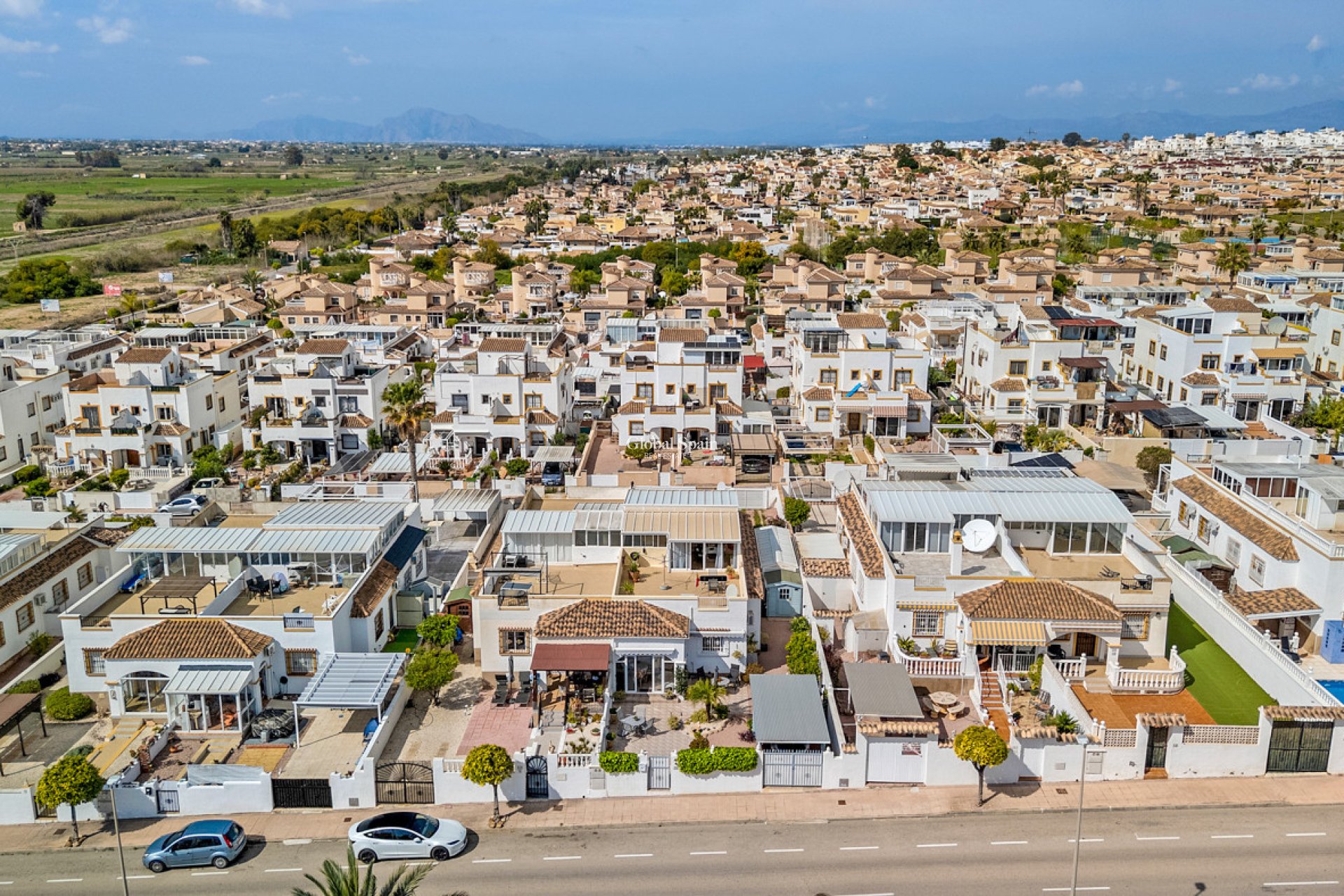Wederverkoop - HUIS -
LA MARINA - Costa Blanca