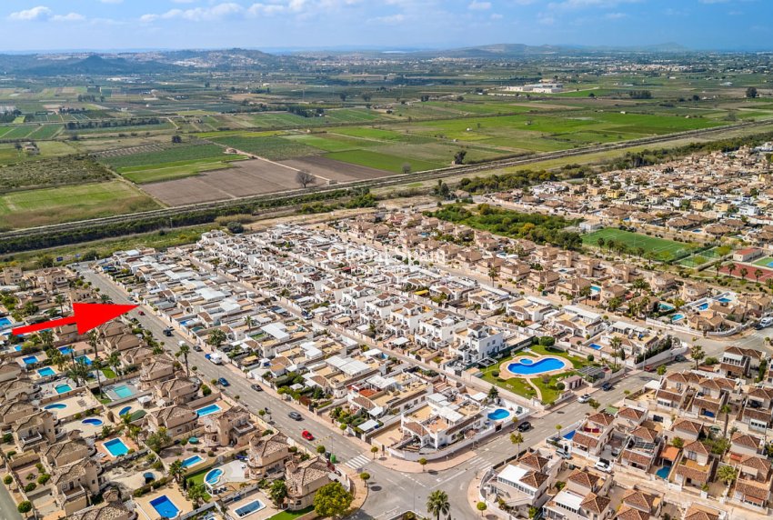 Wederverkoop - HUIS -
LA MARINA - Costa Blanca