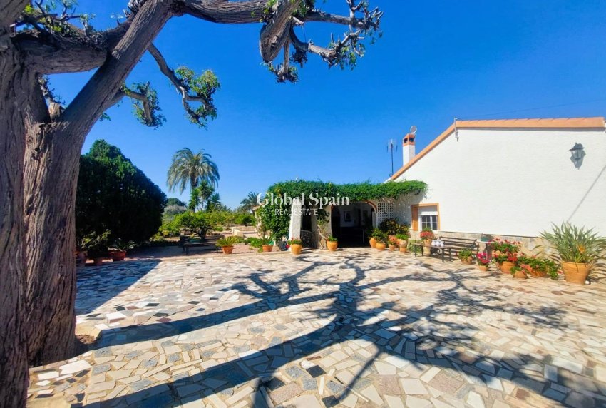 Wederverkoop - HUIS -
LA MARINA - Costa Blanca
