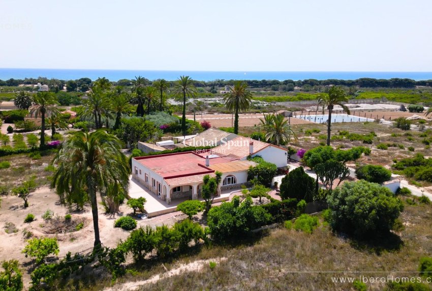 Wederverkoop - HUIS -
LA MARINA - Costa Blanca