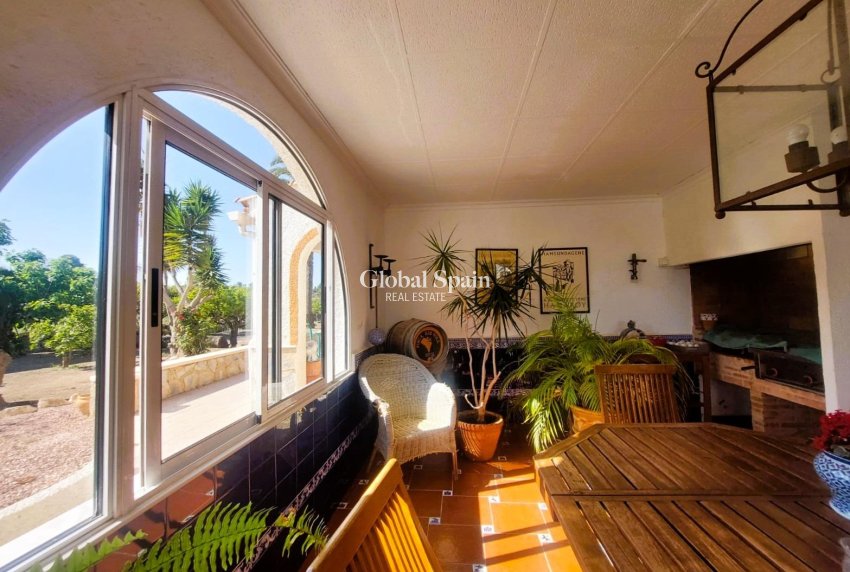 Wederverkoop - HUIS -
LA MARINA - Costa Blanca