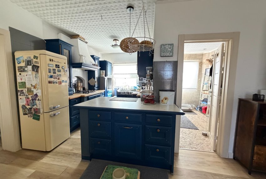 Wederverkoop - HUIS -
LA MARINA - Elche / Elx