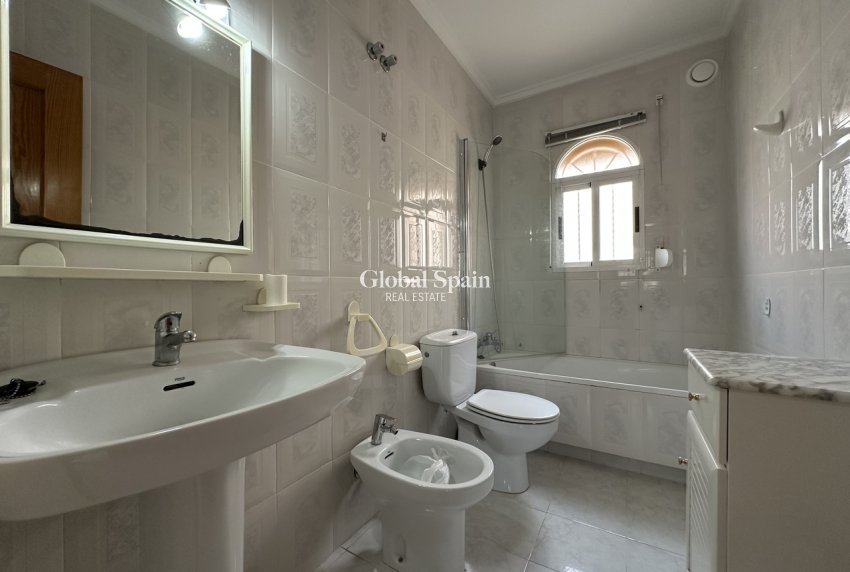 Wederverkoop - HUIS -
LA MATA - Costa Blanca