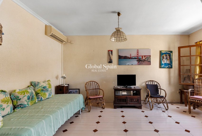 Wederverkoop - HUIS -
LA MATA - Costa Blanca